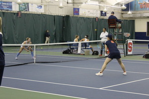 After two straight losing seasons, Syracuse tennis has turned things around with a 9-0 start to the season.